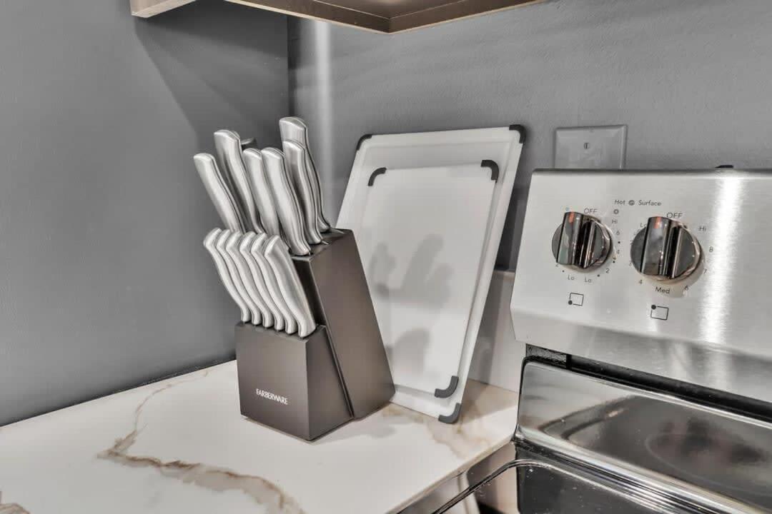 Professionals-Restaurants-Fastwifi-A C-Desk- Pets Apartment San Diego Exterior photo