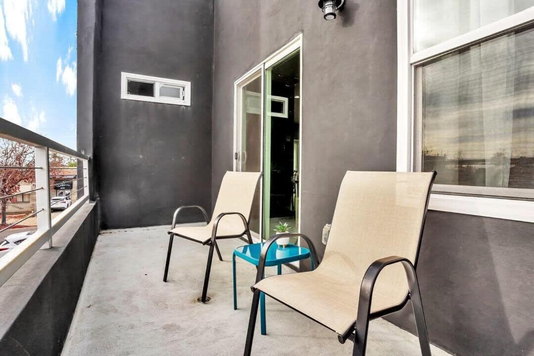 Professionals-Restaurants-Fastwifi-A C-Desk- Pets Apartment San Diego Exterior photo