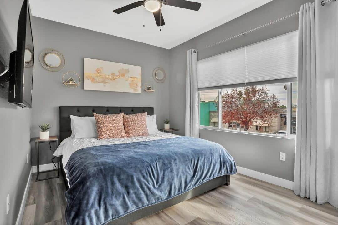 Professionals-Restaurants-Fastwifi-A C-Desk- Pets Apartment San Diego Exterior photo